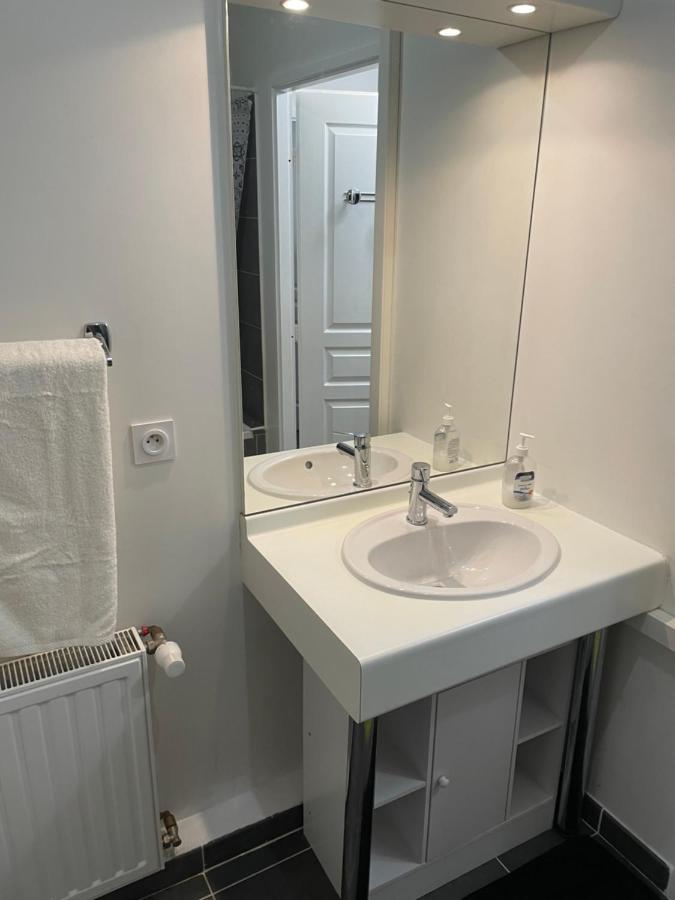Chambre Agreable Avec Jacuzzi Марсель Экстерьер фото